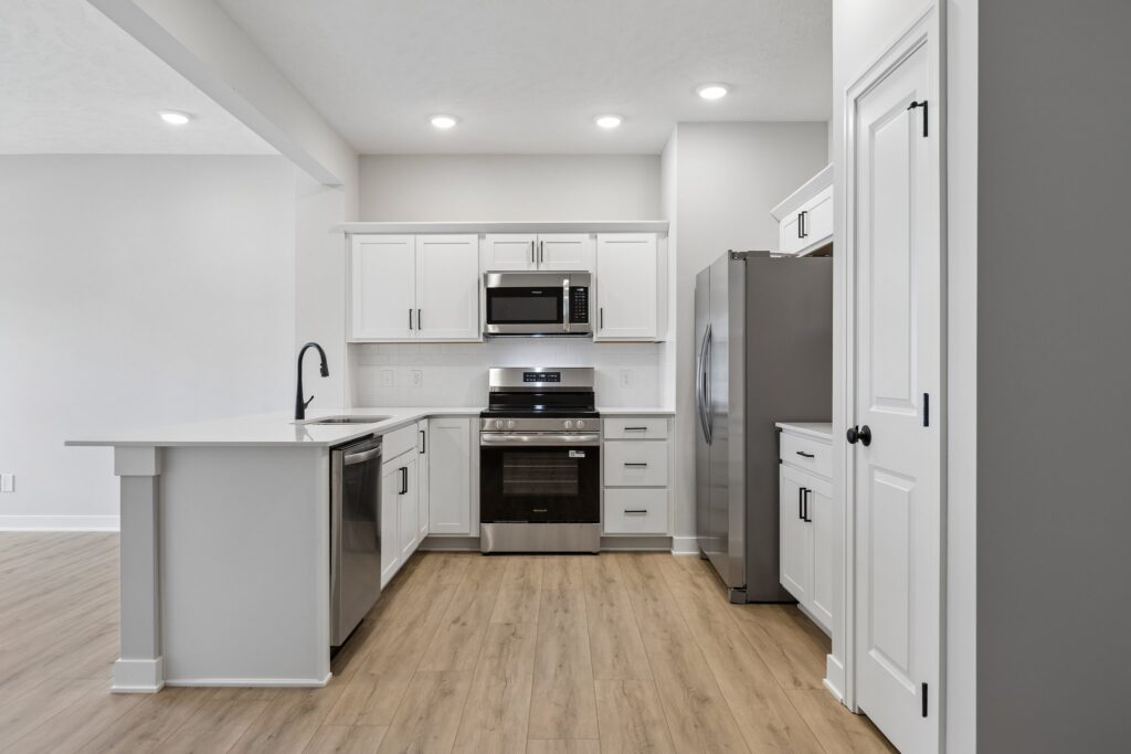 10-web-or-mls-8793 - 7805 N 167th Ave_010