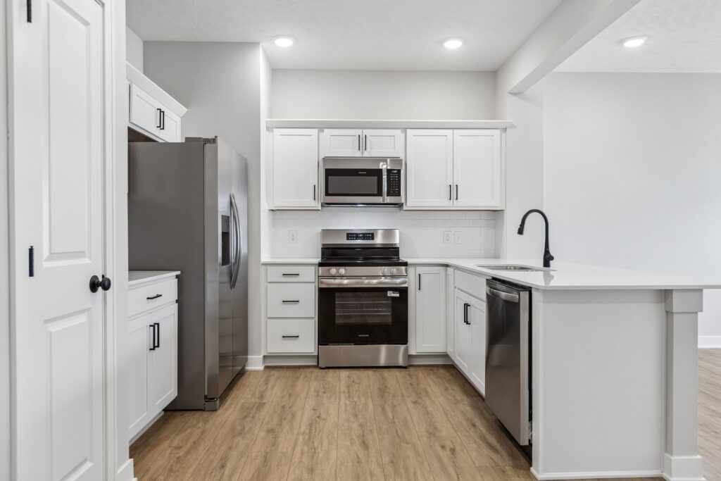 10-web-or-mls-8794 - 11422 N 160th Ct_010
