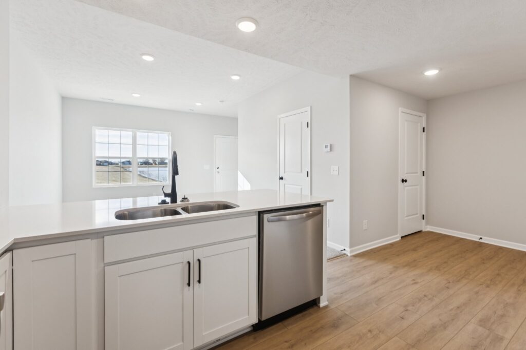 14-web-or-mls-7508 - 4703 E 21st St_014