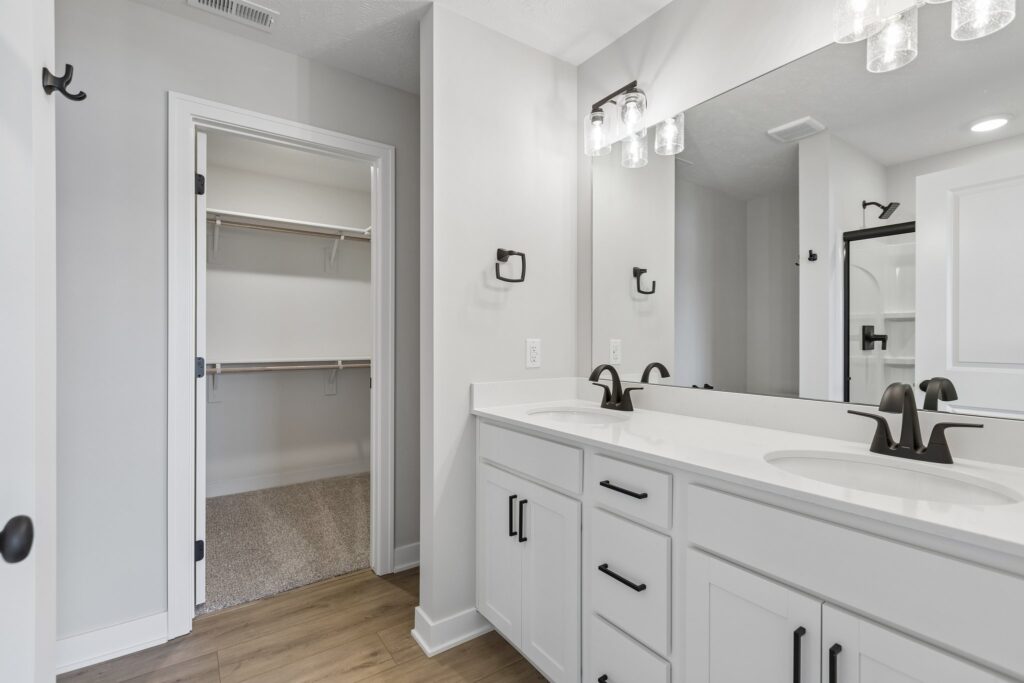 17-web-or-mls-8793 - 7805 N 167th Ave_017