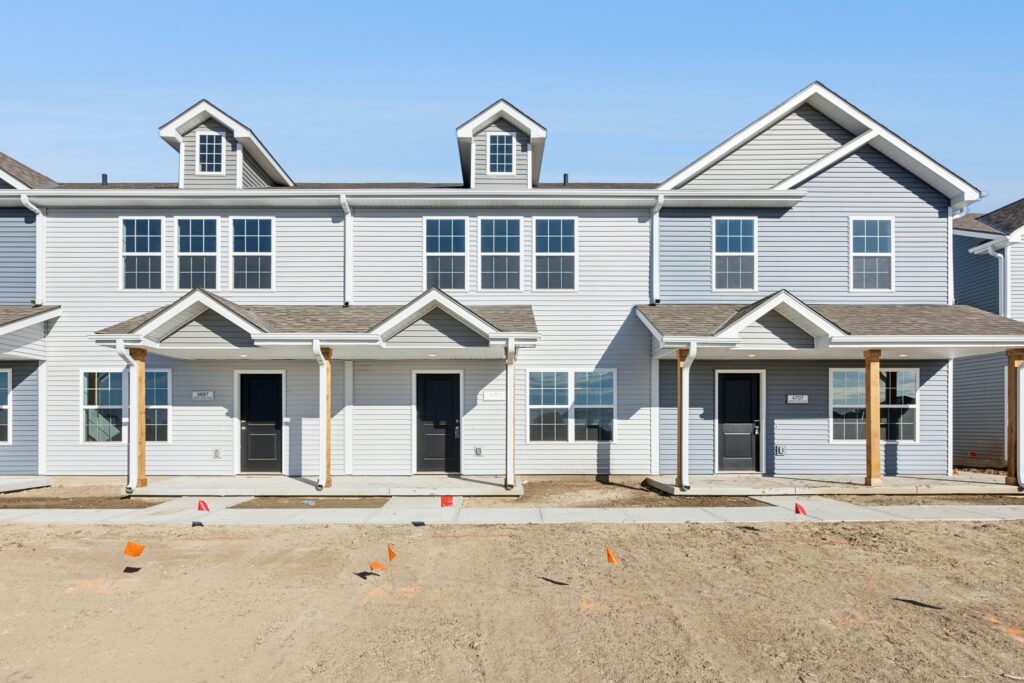 2-web-or-mls-7508 - 4703 E 21st St_002