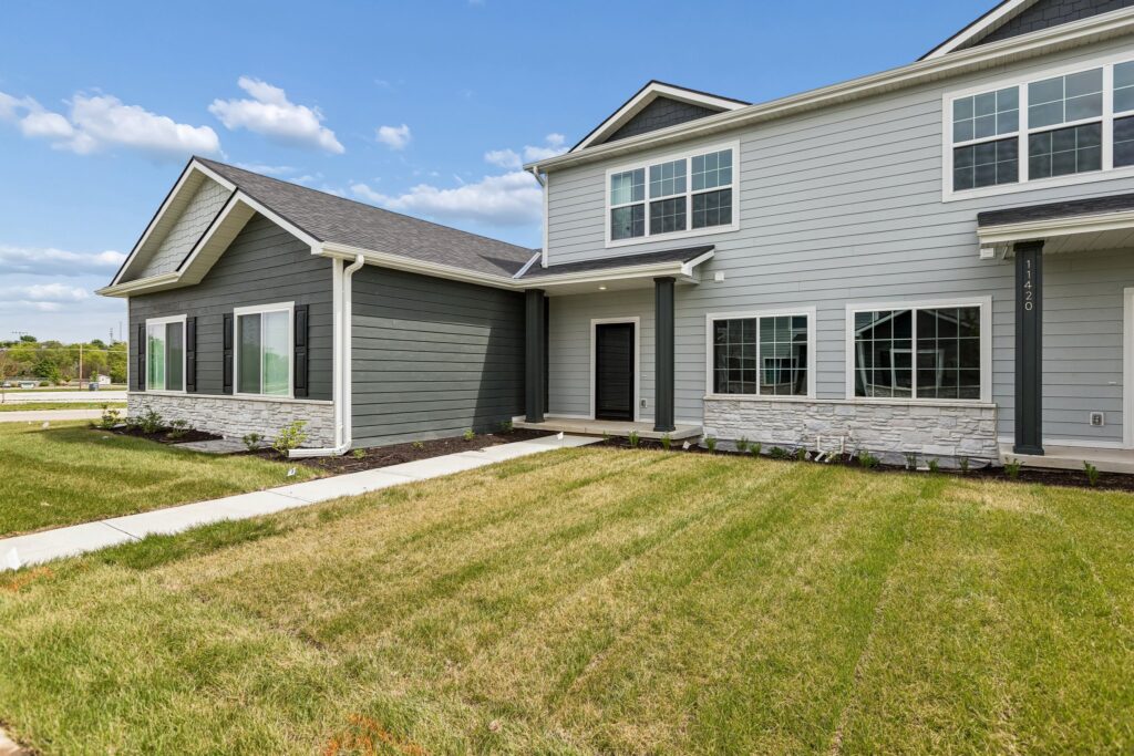 2-web-or-mls-8794 - 11422 N 160th Ct_002