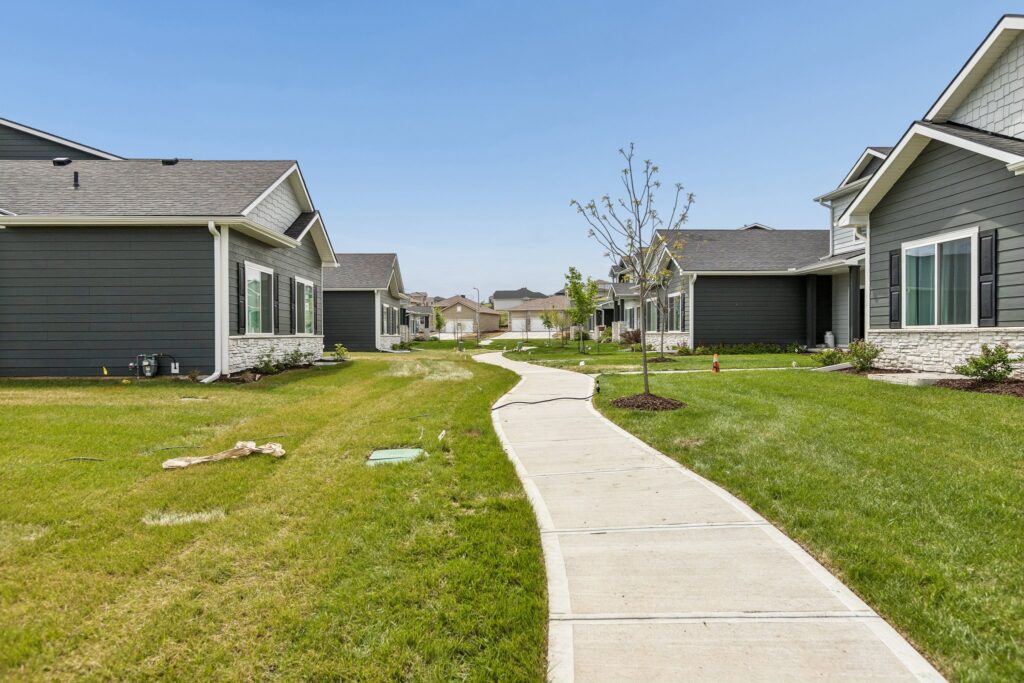 3-web-or-mls-8794 - 11422 N 160th Ct_003
