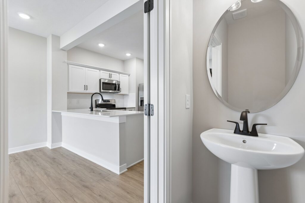 7-web-or-mls-8793 - 7805 N 167th Ave_007