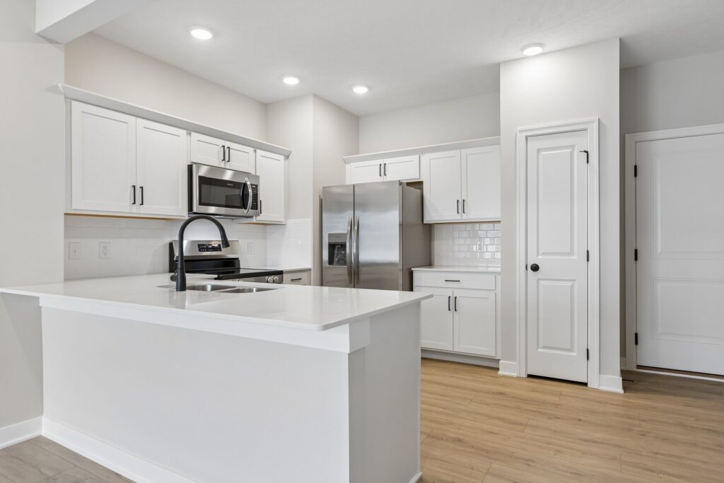 8-web-or-mls-8793 - 7805 N 167th Ave_008