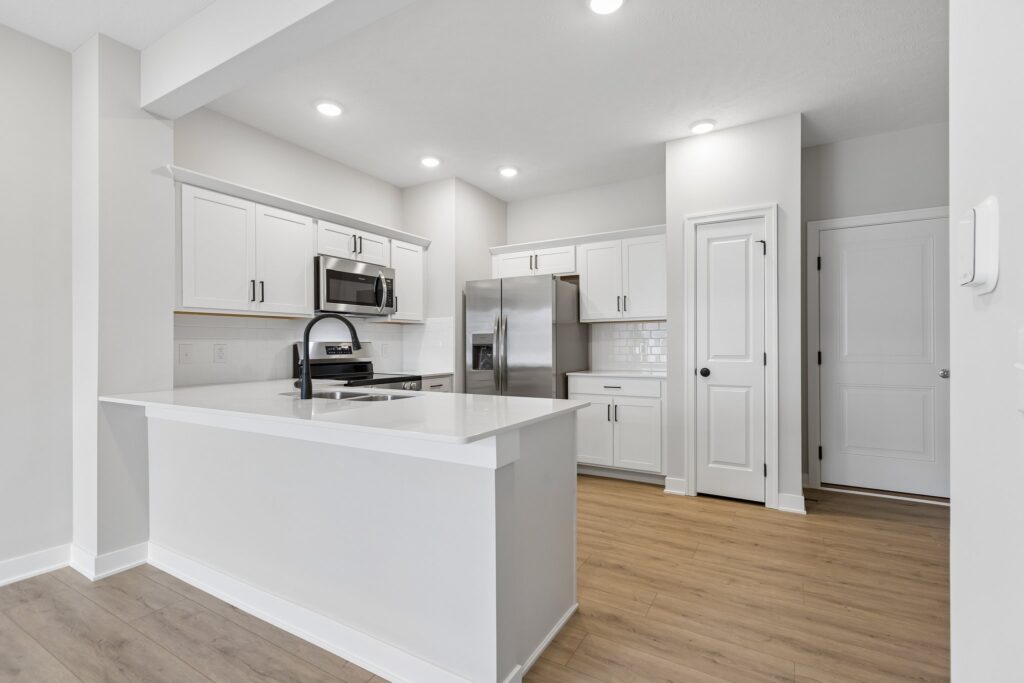 9-web-or-mls-8793 - 7805 N 167th Ave_009
