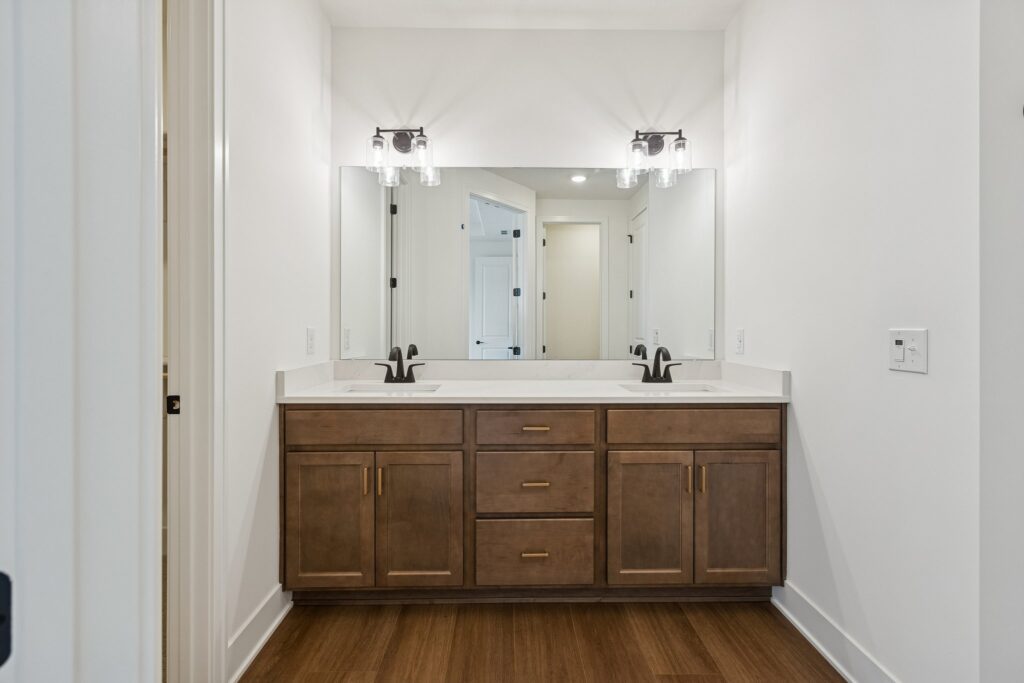 14-web-or-mls-8042 - 11121 N 162nd Cir_014