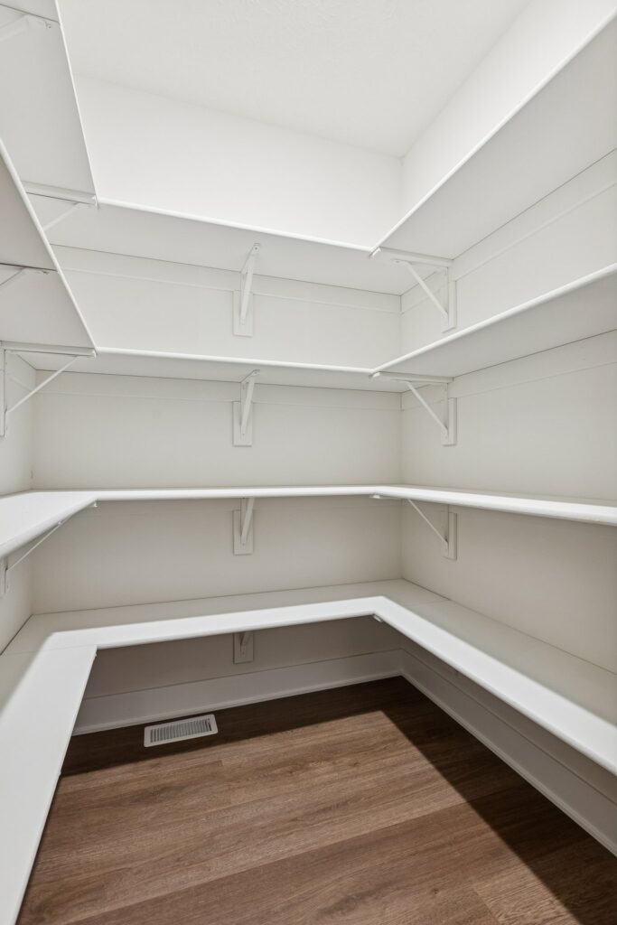 18-web-or-mls-8042 - 11121 N 162nd Cir_018