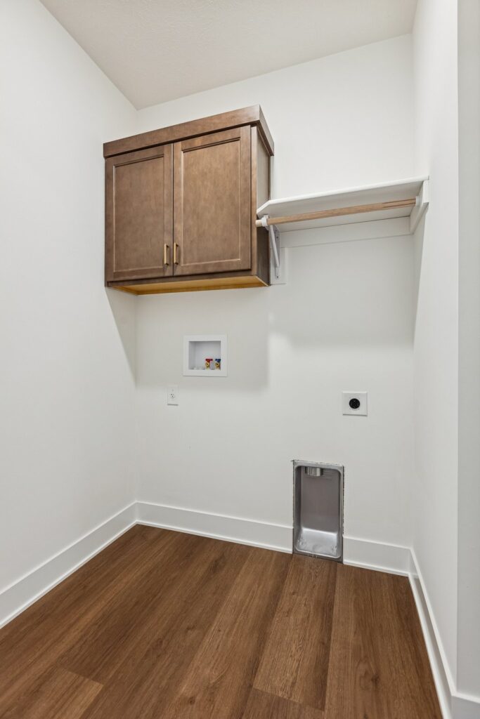 20-web-or-mls-8042 - 11121 N 162nd Cir_020