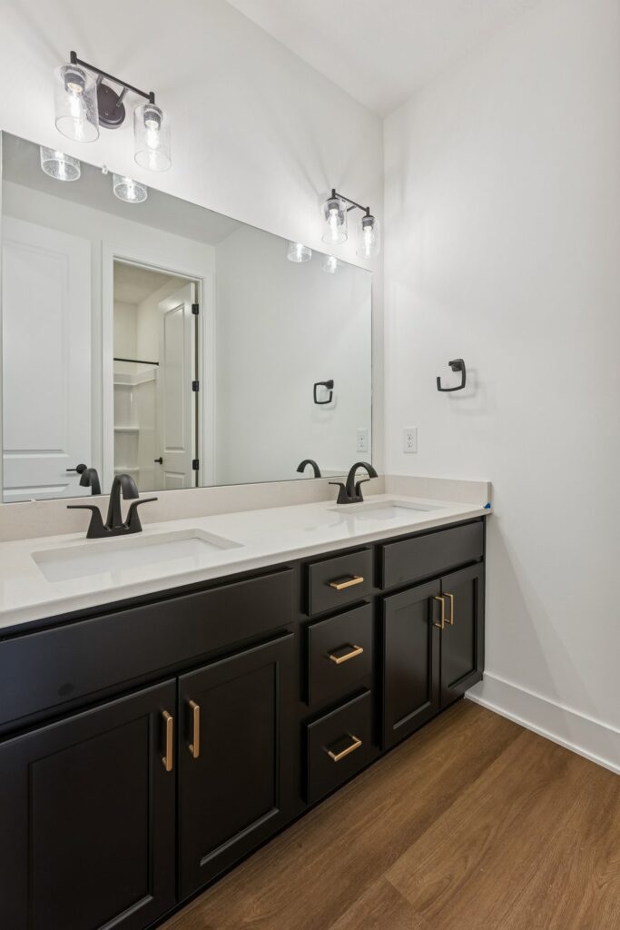 22-web-or-mls-8042 - 11121 N 162nd Cir_022