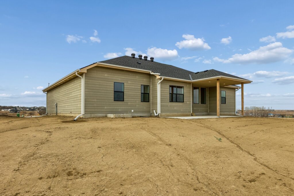 33-web-or-mls-8042 - 11121 N 162nd Cir_033