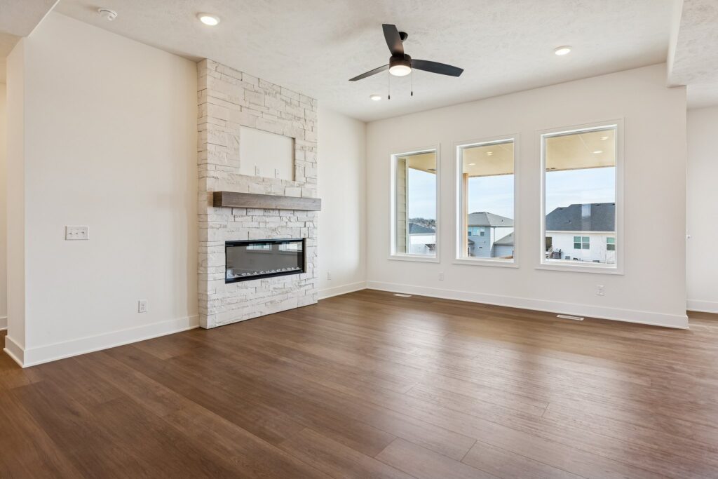 5-web-or-mls-8042 - 11121 N 162nd Cir_005