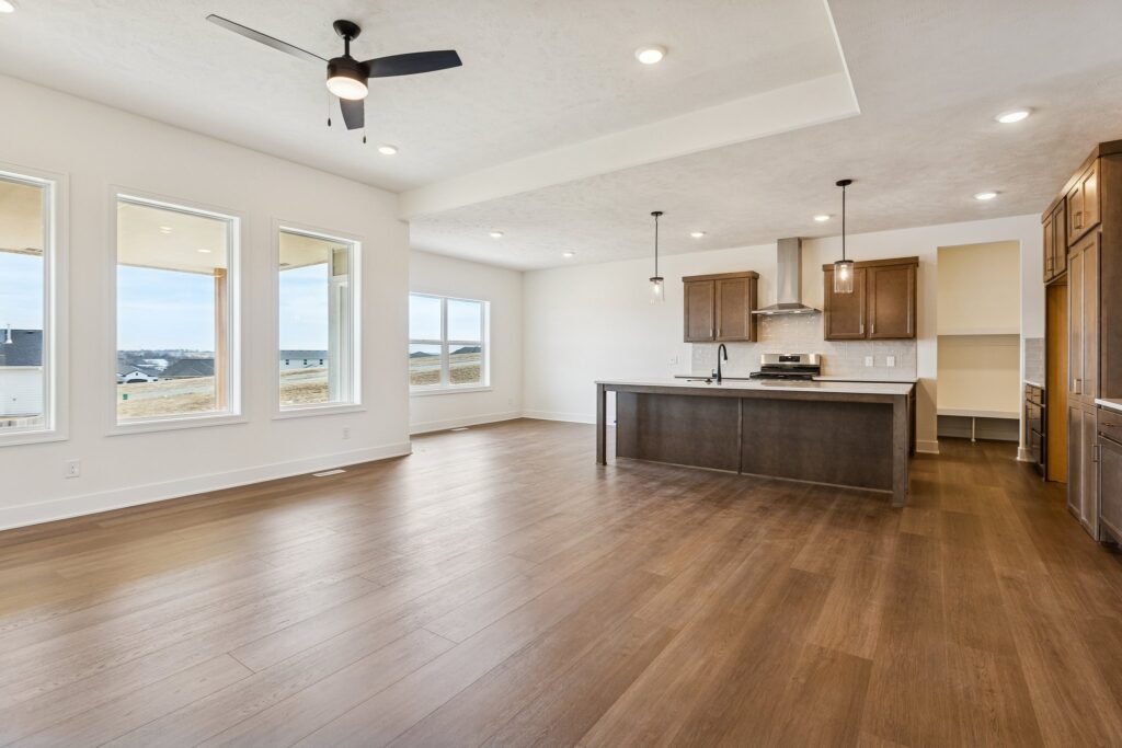 6-web-or-mls-8042 - 11121 N 162nd Cir_006