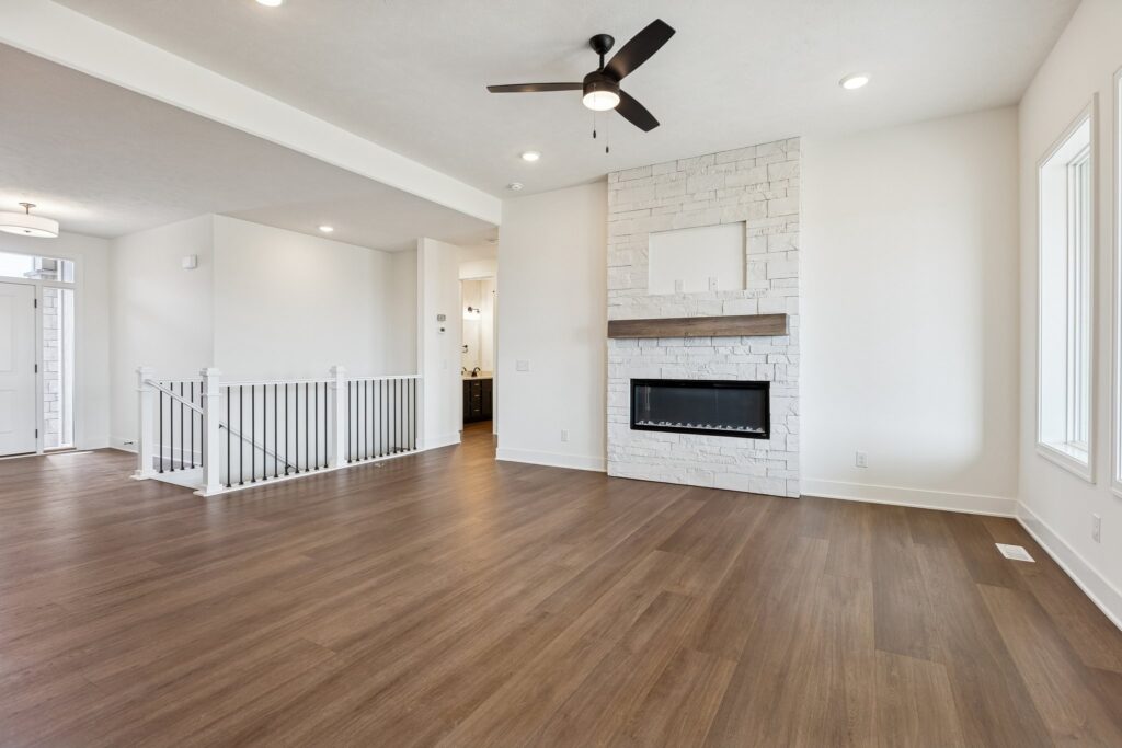 7-web-or-mls-8042 - 11121 N 162nd Cir_007