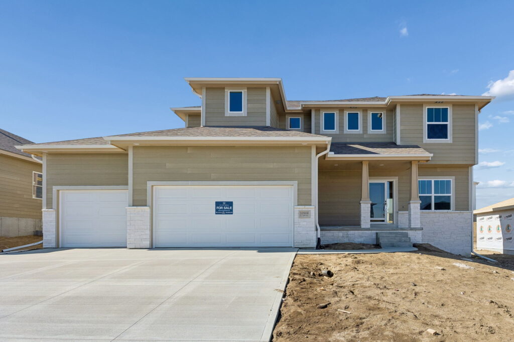 1-web-or-mls-8044 - 10908 N 159th Ave_001