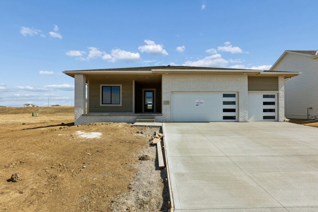 1-web-or-mls-8241 - 11103 N 173rd St - 001