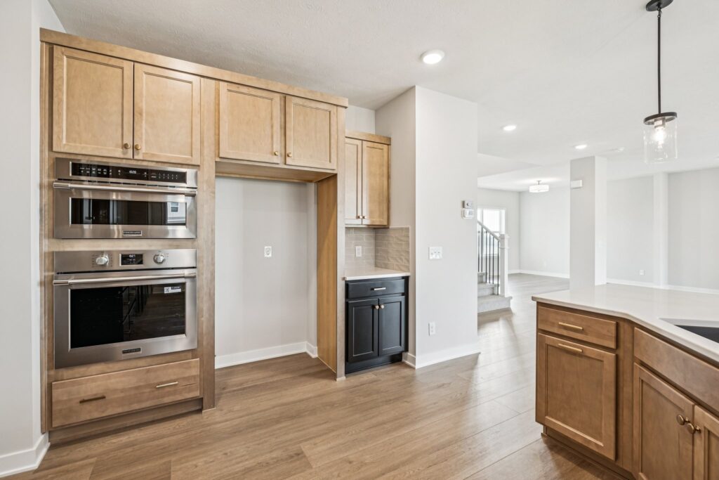 10-web-or-mls-7690 - 6320 N 207th St_010