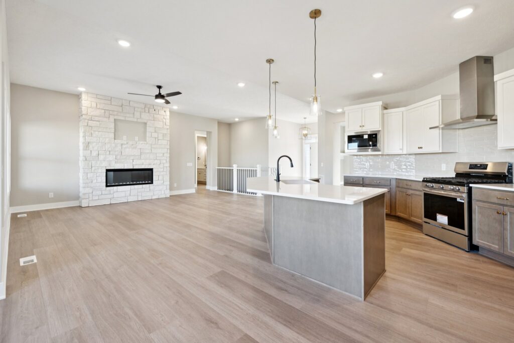 10-web-or-mls-7729 - 18410 Sycamore Dr_010