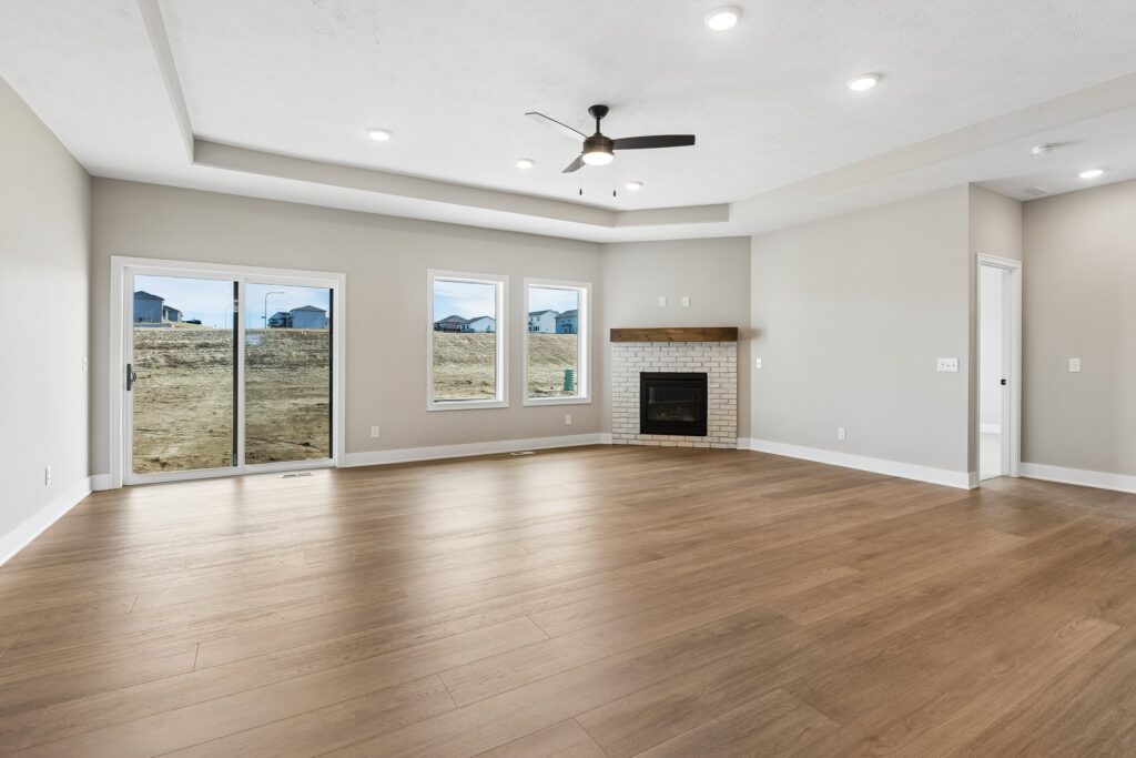 10-web-or-mls-8241 - 11103 N 173rd St - 010