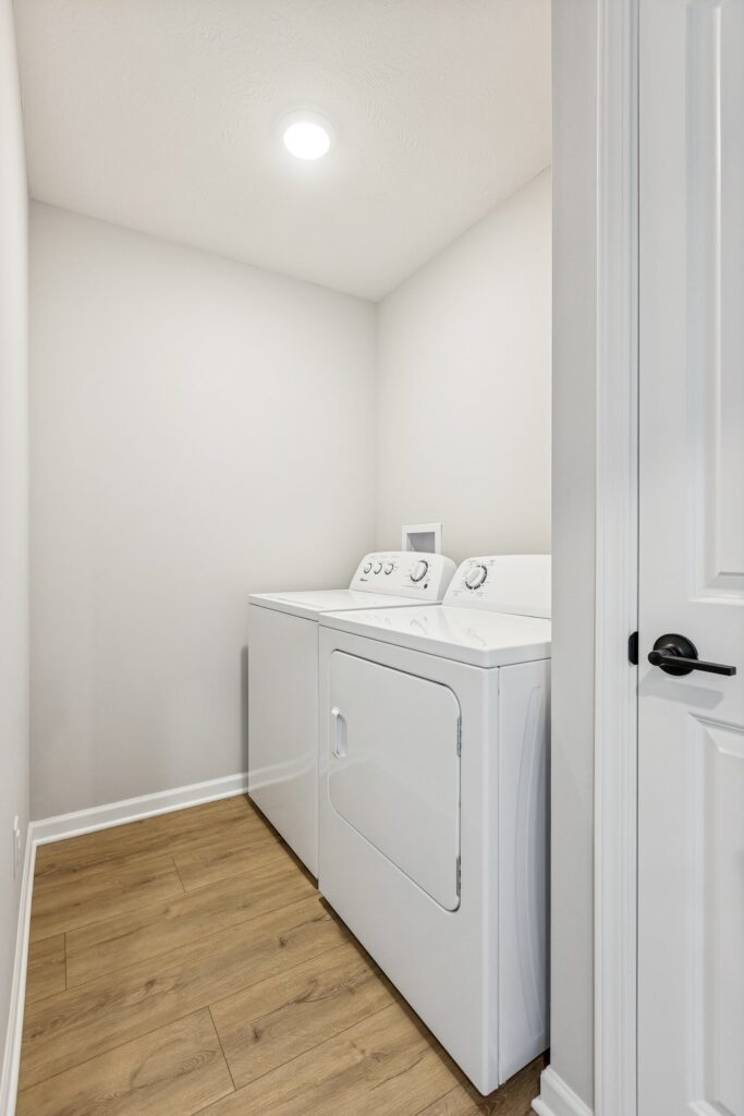 100-web-or-mls-7961 - 4715 E 21st Ave_025 (4)