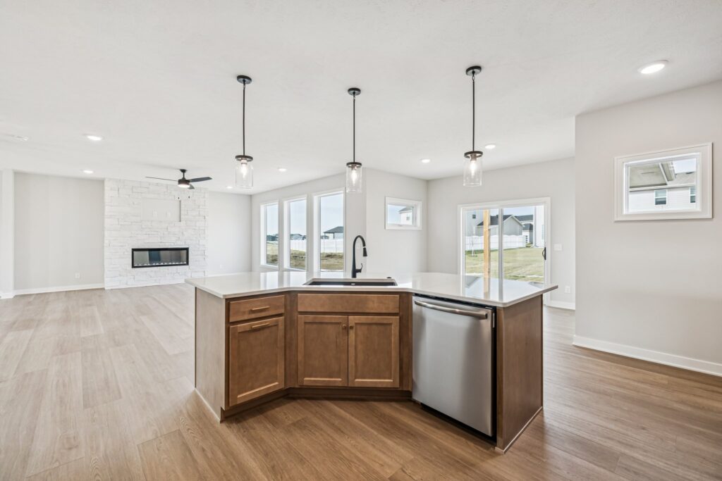 11-web-or-mls-7690 - 6320 N 207th St_011