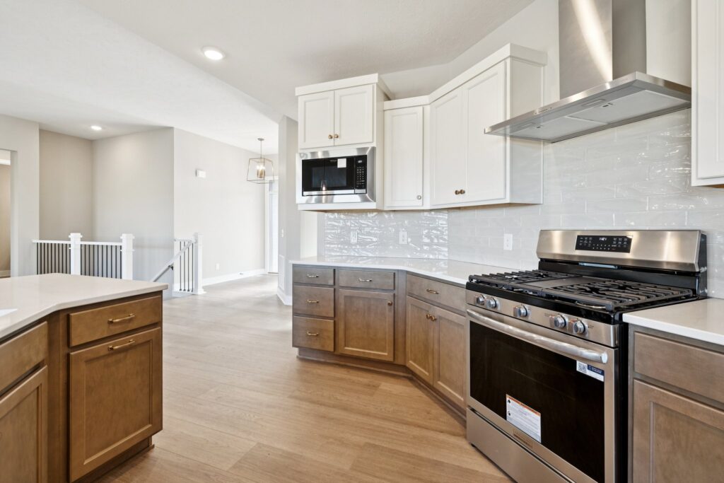 11-web-or-mls-7729 - 18410 Sycamore Dr_011