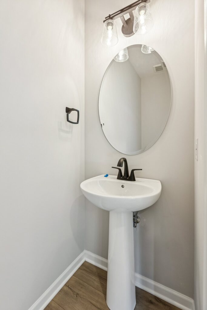 11-web-or-mls-7961 - 4715 E 21st Ave_011