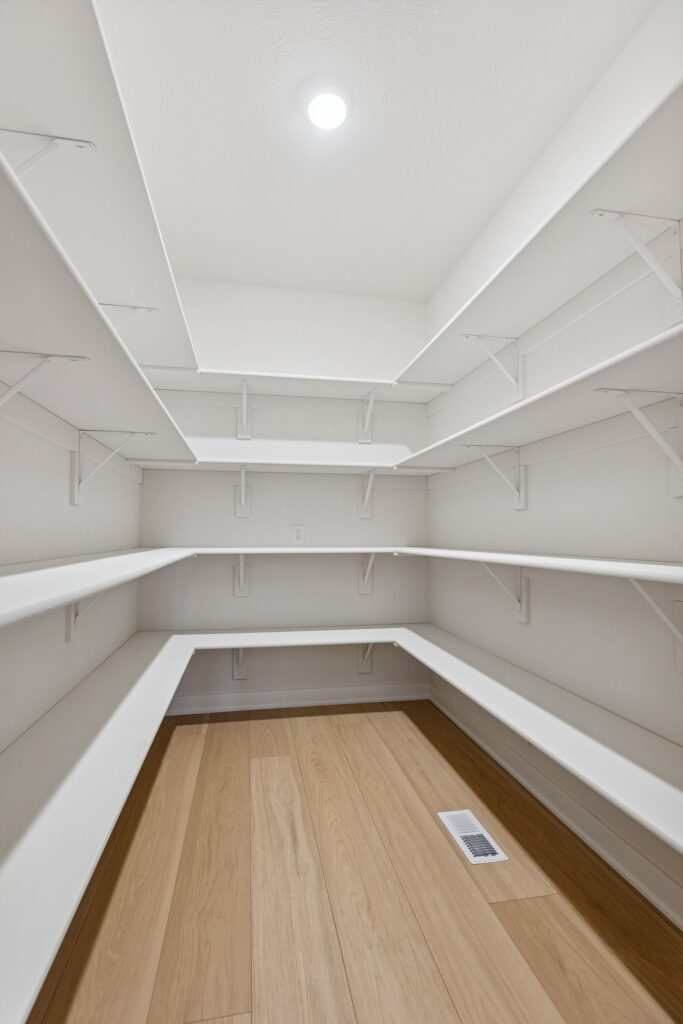 11-web-or-mls-8044 - 10908 N 159th Ave_011