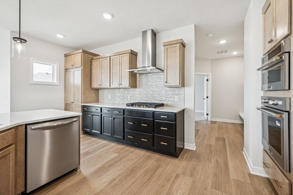 12-web-or-mls-7690 - 6320 N 207th St_012