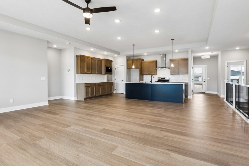 12-web-or-mls-8241 - 11103 N 173rd St - 012