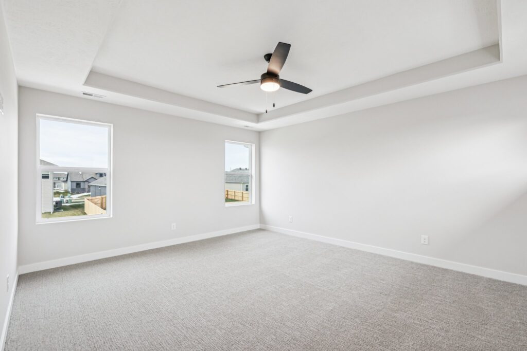 13-web-or-mls-7690 - 6320 N 207th St_013