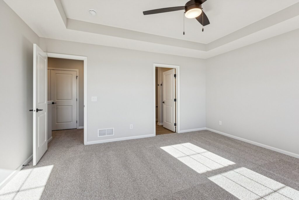 14-web-or-mls-7961 - 4715 E 21st Ave_014