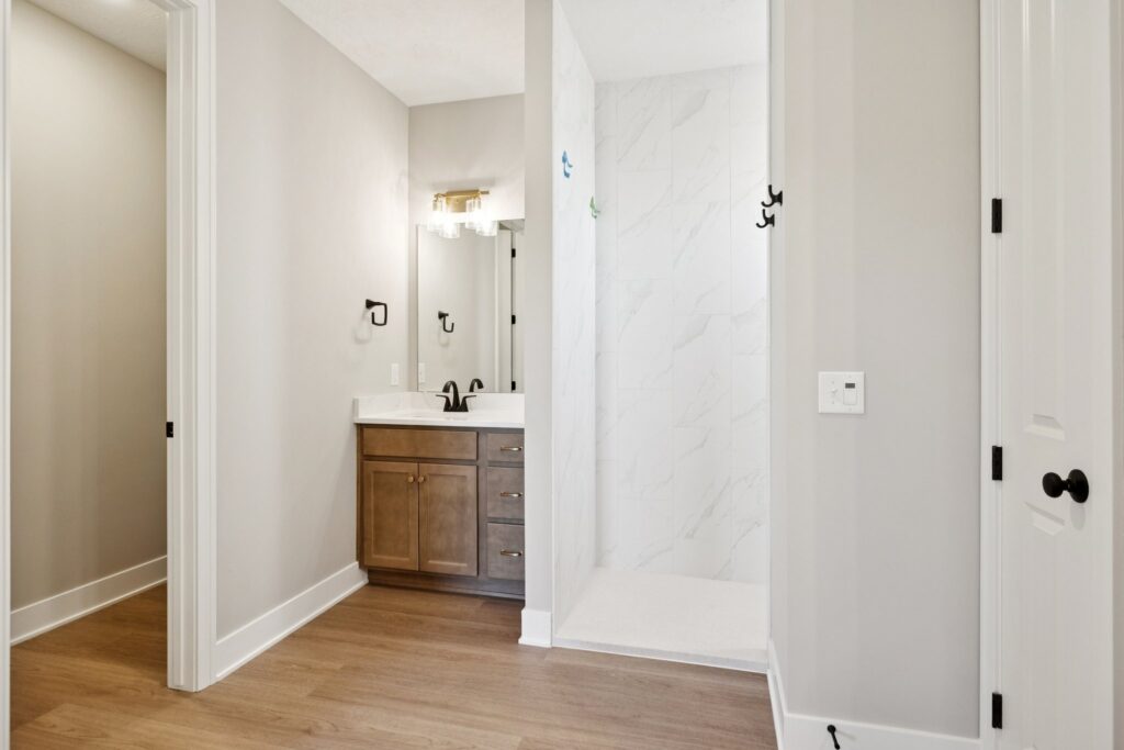 15-web-or-mls-7729 - 18410 Sycamore Dr_015