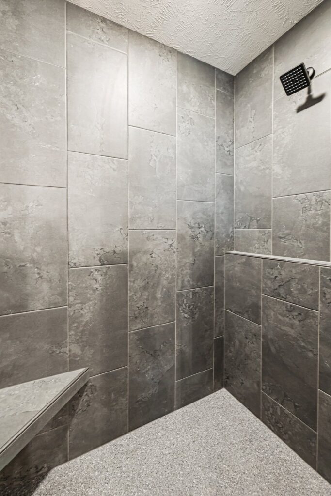 16-web-or-mls-7690 - 6320 N 207th St_016