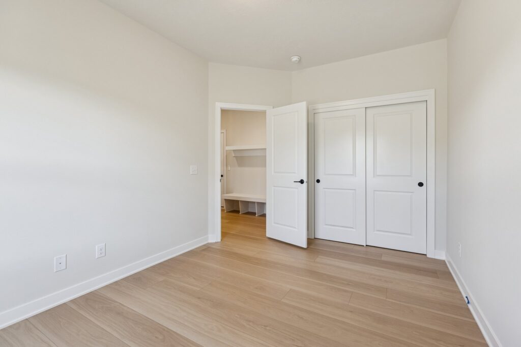 16-web-or-mls-8044 - 10908 N 159th Ave_016