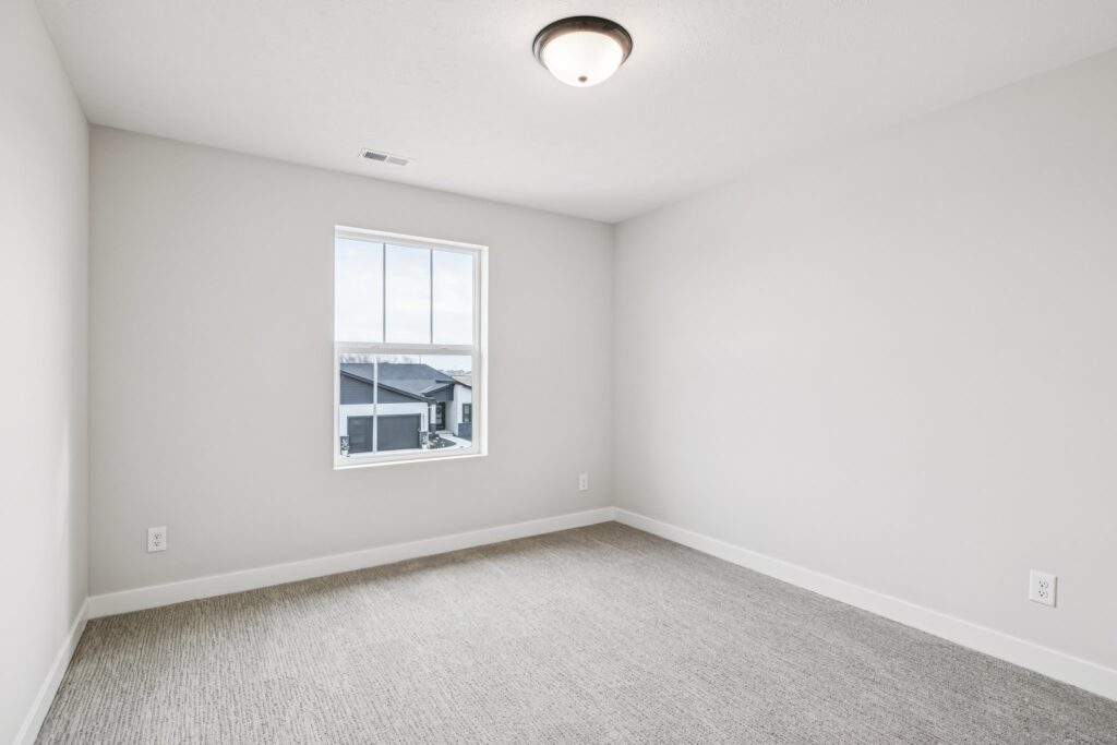 18-web-or-mls-7690 - 6320 N 207th St_018