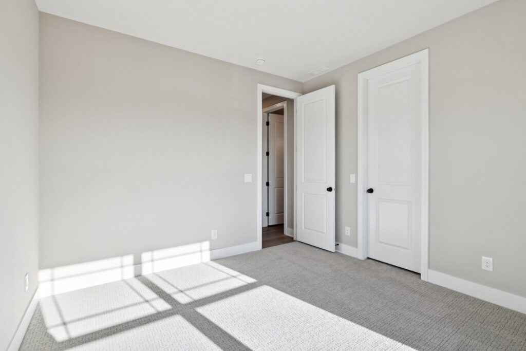 19-web-or-mls-7729 - 18410 Sycamore Dr_019