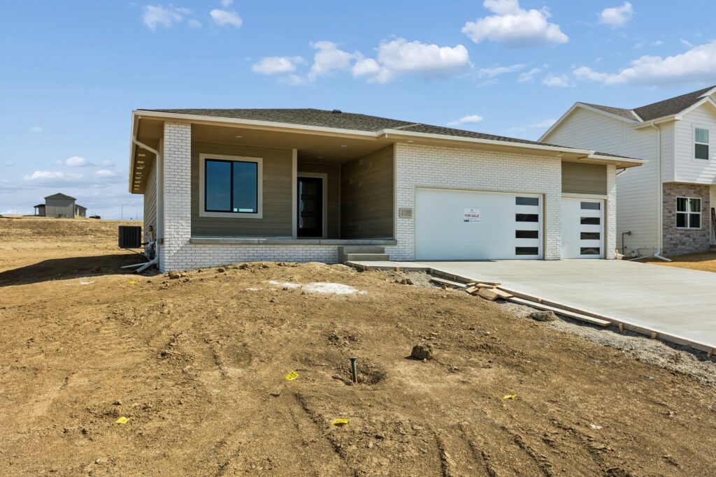 2-web-or-mls-8241 - 11103 N 173rd St - 002