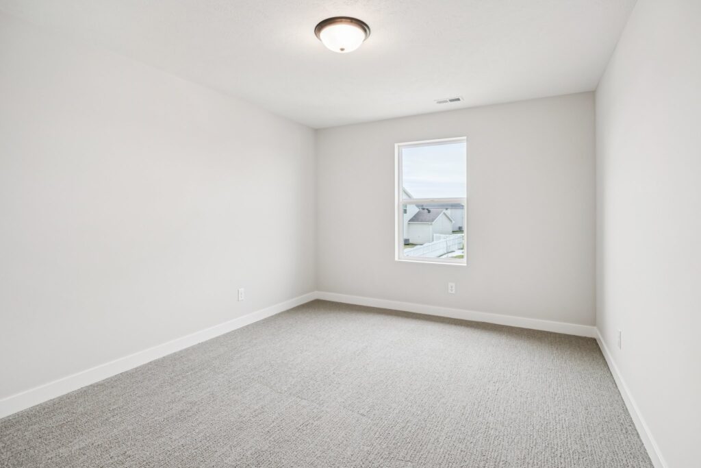 20-web-or-mls-7690 - 6320 N 207th St_020