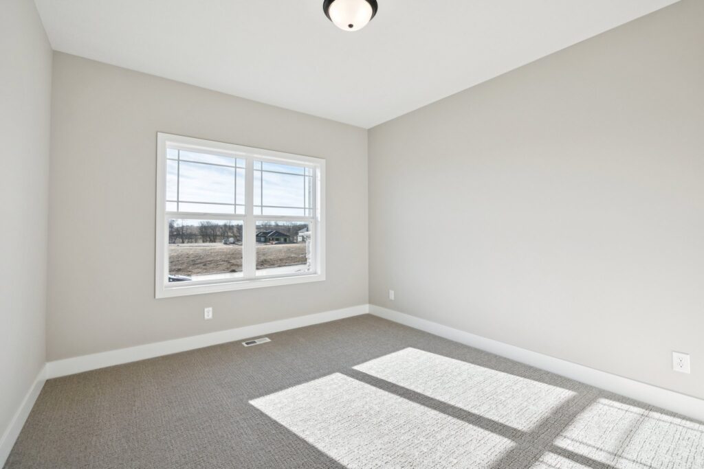 20-web-or-mls-7729 - 18410 Sycamore Dr_020