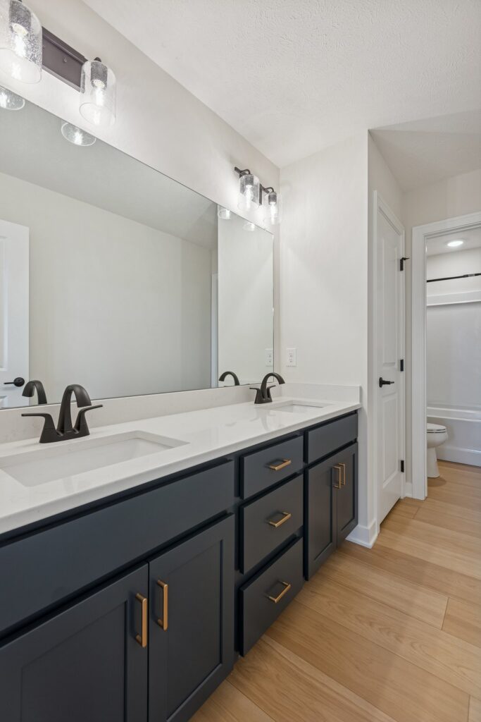 21-web-or-mls-8044 - 10908 N 159th Ave_021