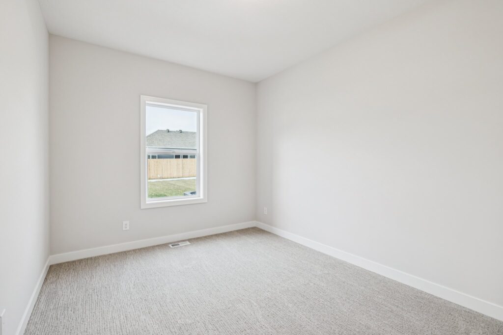 23-web-or-mls-7690 - 6320 N 207th St_023