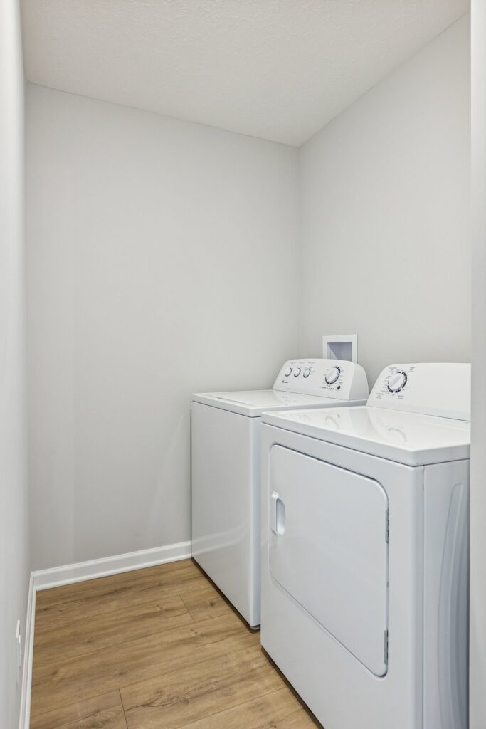 23-web-or-mls-7961 - 4715 E 21st Ave_023