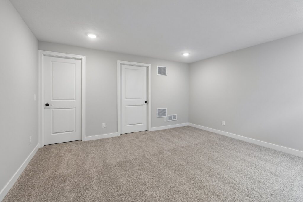 24-web-or-mls-9203 - 16004 Isabella St_015