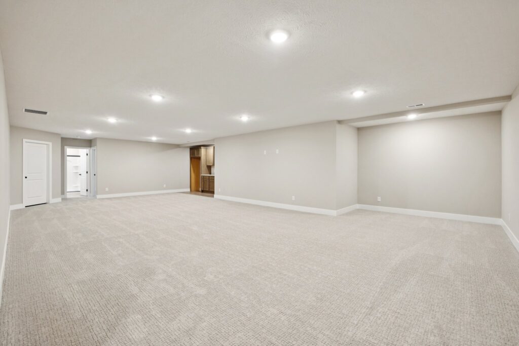 25-web-or-mls-7729 - 18410 Sycamore Dr_025