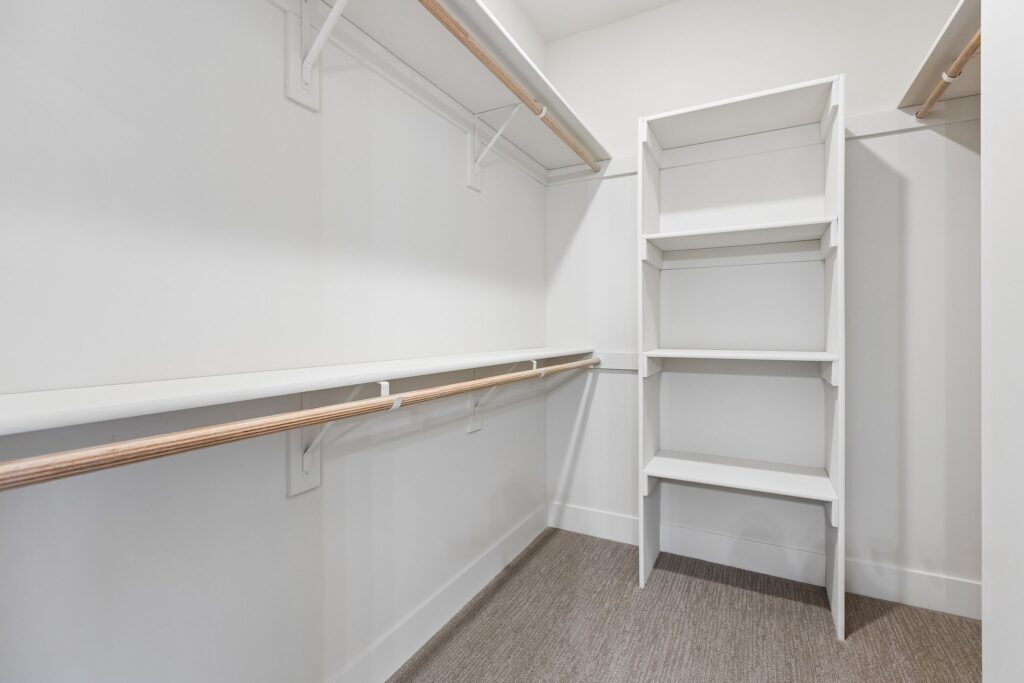 25-web-or-mls-8241 - 11103 N 173rd St - 025