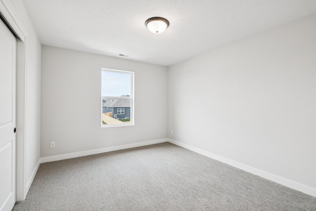 26-web-or-mls-7690 - 6320 N 207th St_026