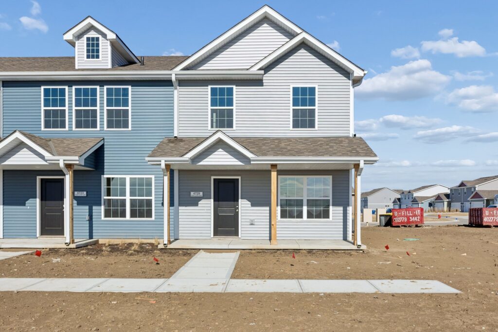 26-web-or-mls-7961 - 4715 E 21st Ave_001 (2)