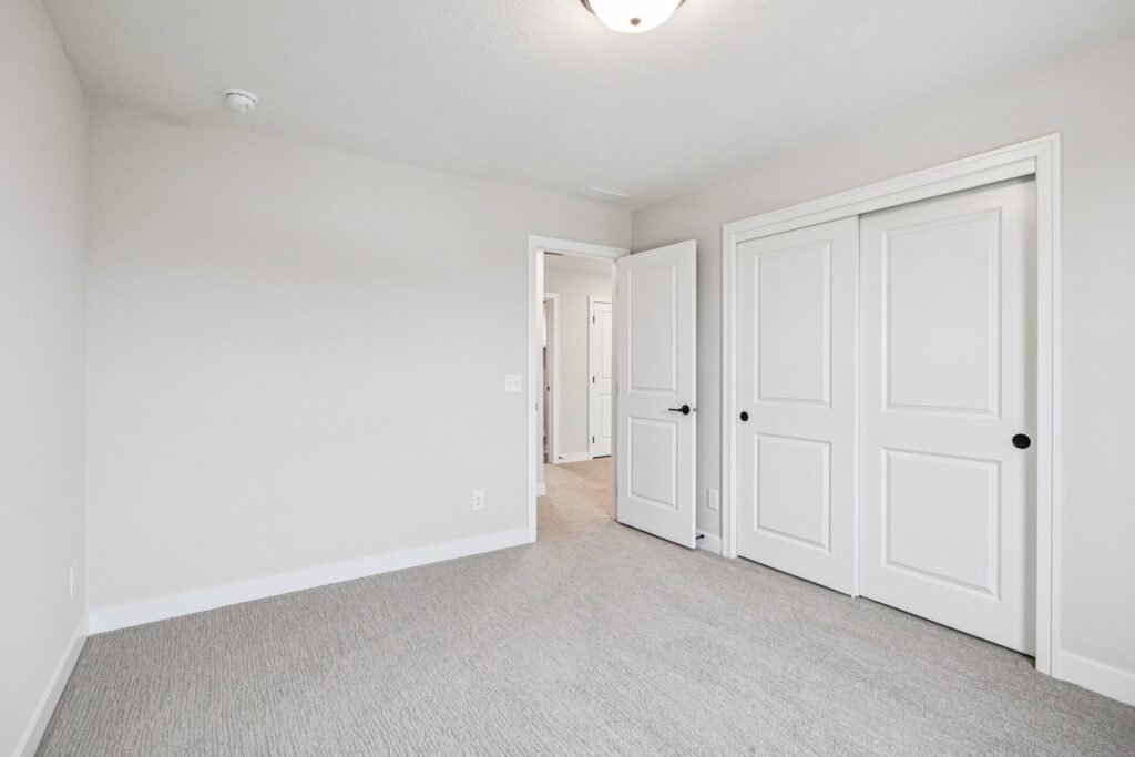 27-web-or-mls-7690 - 6320 N 207th St_027