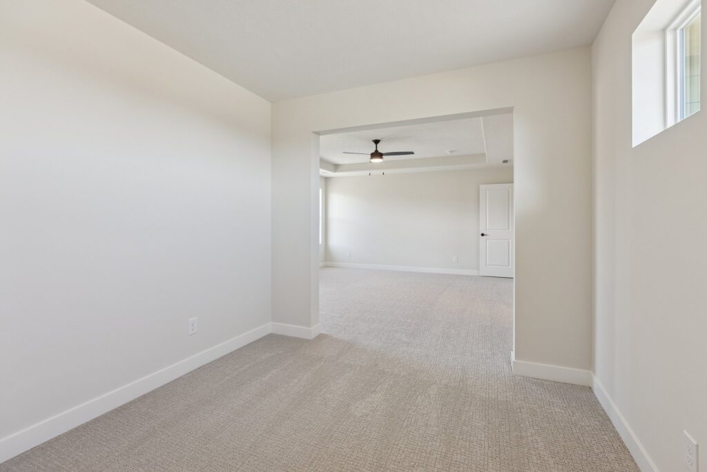 27-web-or-mls-8044 - 10908 N 159th Ave_027